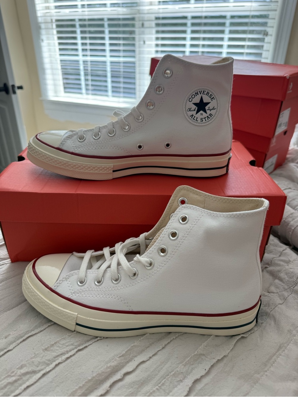 New In Box High Top White Converse Womens 10 Men’s 8 Chuck Taylor All Star Shoes